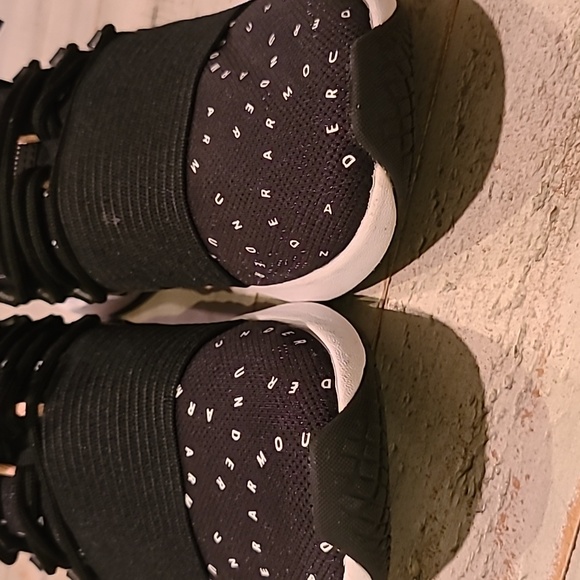 UNDER ARMOUR Women’s Black Charged Breathe MCRPRNT Shoes Size 6 - Picture 8 of 10